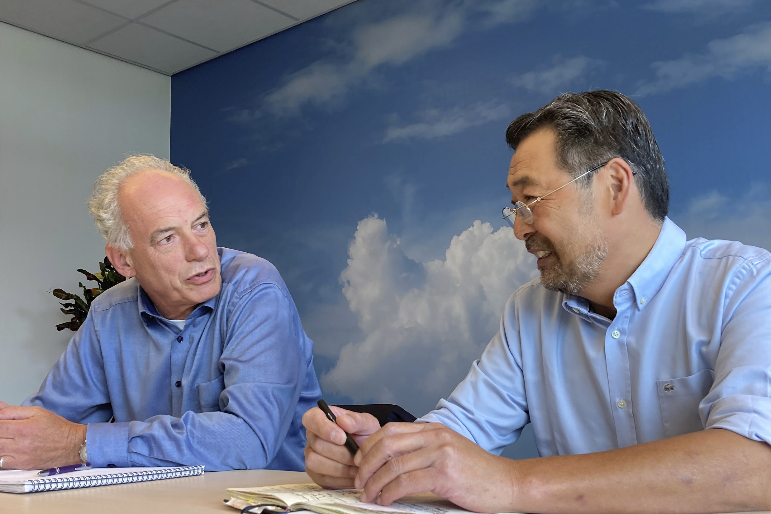 Khing Go en Eric ter Haar in gesprek over collectieve verwarming