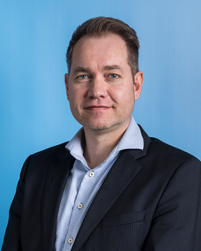 Portretfoto van Nelius Arends